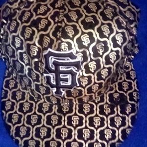 Genuine Merchandise MLB cap fitted